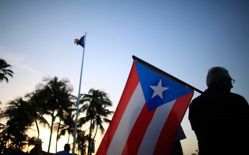 Renuncia del gobernador de Puerto Rico alientan la crisis constitucional